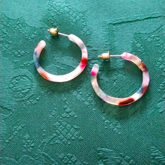Jewelry - 🔴3/$25 COLORFUL LIGHTWEIGHT HOOP EARRINGS NEW